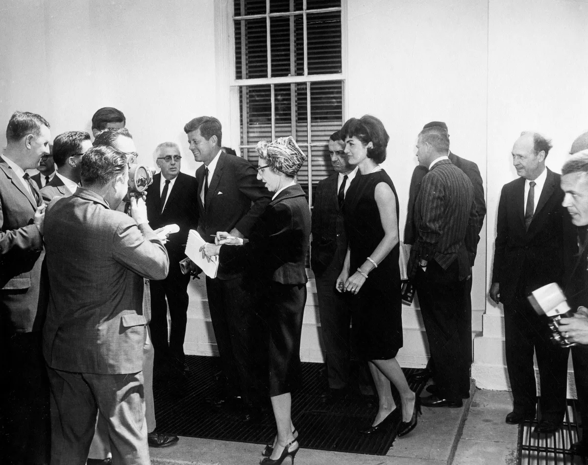 On 24 May 1961, Princess Grace of Monaco and Prince Rainier lunched at the White House with President John F. Kennedy and Jacqueline Kennedy, five years after she left Hollywood for Monaco’s throne