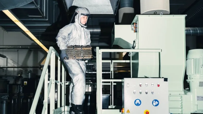 Porsche tests battery cells with fully recycled cathode material