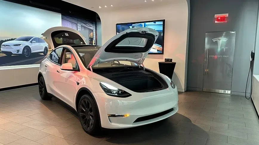 Lawmaker demands federal action after 43 Tesla drivers were filmed asleep at the wheel