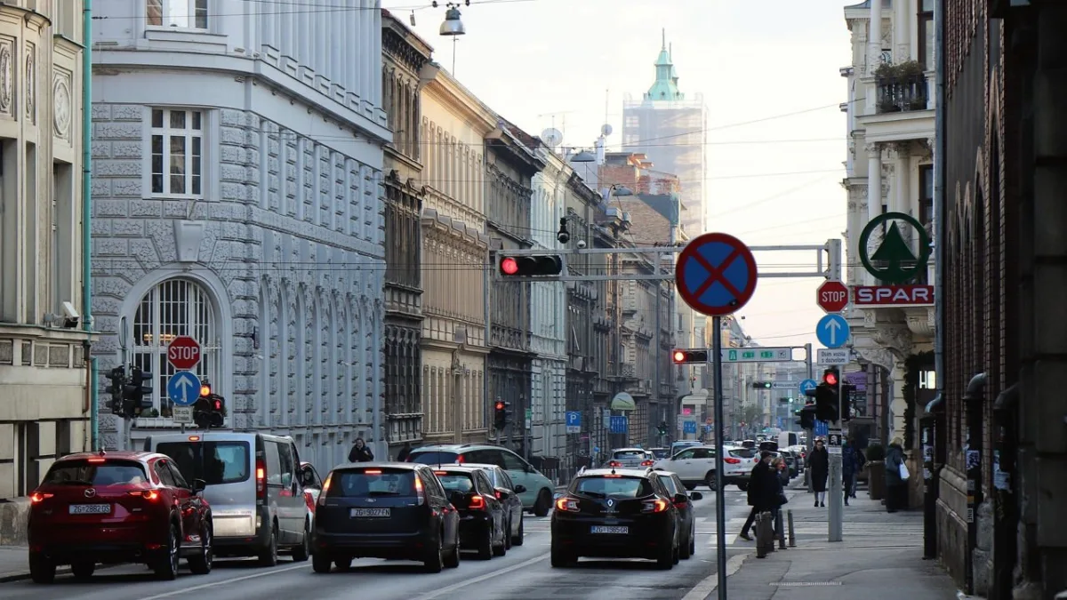 Bootstrapping, AI, "building for a flip": Central European VCs have their say