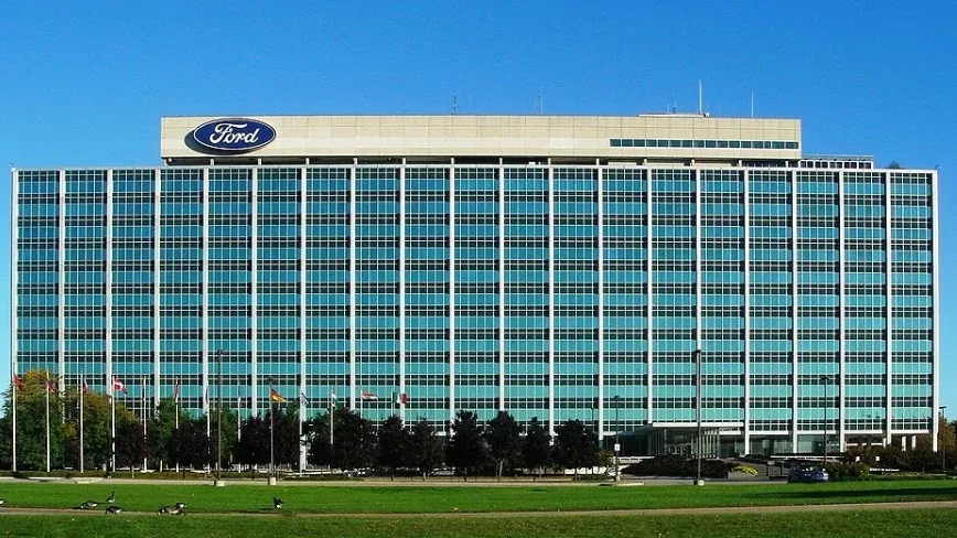 The US transport secretary told Ford to cut its Chinese ties, including one in Valencia